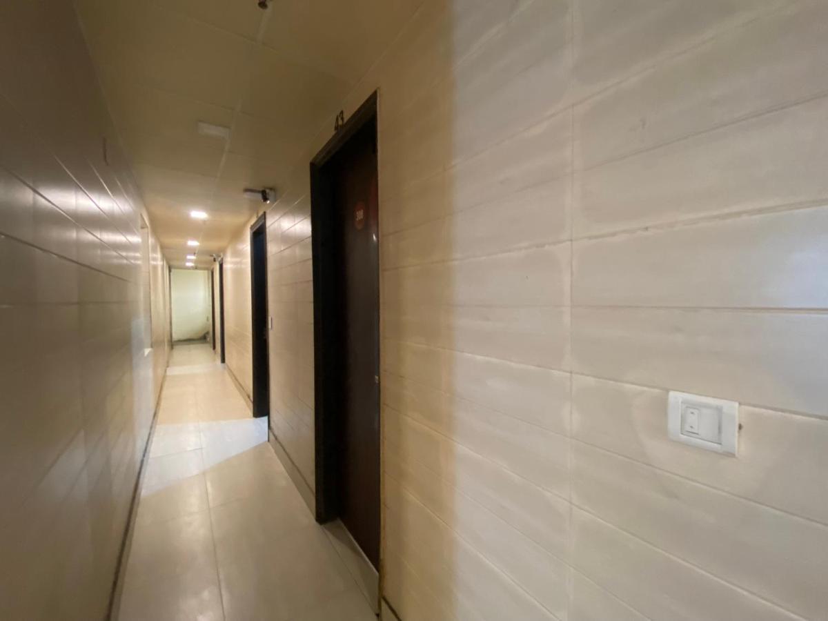 Hotel Red Chilly New Delhi